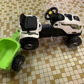 tracteur pedale remorque blanc