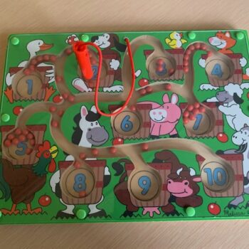 labyrinthe des chiffres aimante ferme .