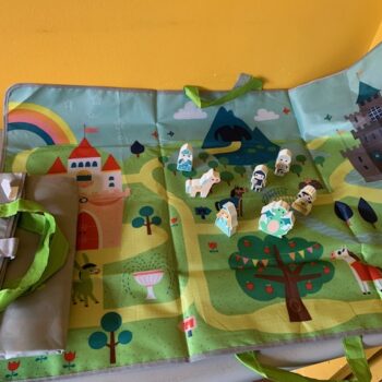 Tapis jeu pliable avec figurine bois chevaliers princesse