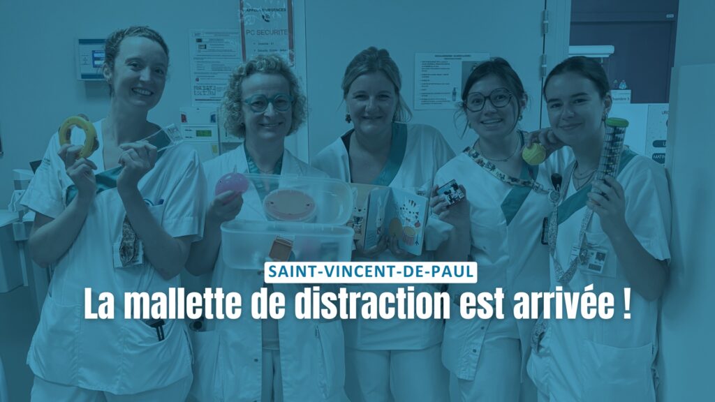 Équipe soignante des urgences pédiatriques de l'hôpital Saint-Vincent-de-Paul présentant la mallette de distraction Ludopital et ses objets sensoriels utilisés pour réduire le stress des enfants pendant les soins.