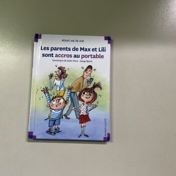 Les parents de Max et Lili sont accros au portable